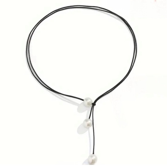 NWOT Faux Pearl Lariat Necklace - Picture 2 of 3